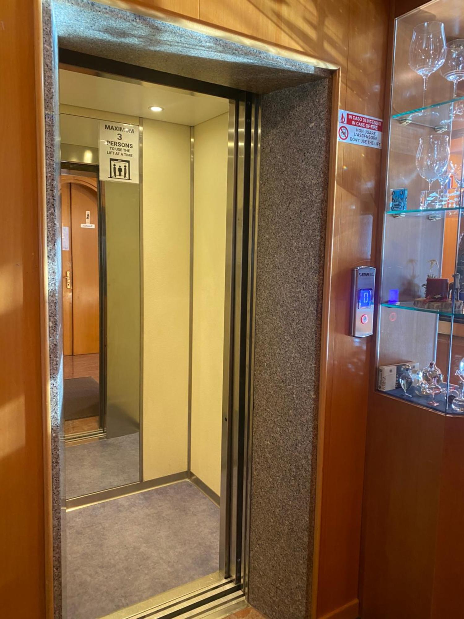 Hotel International Тарвизио Екстериор снимка