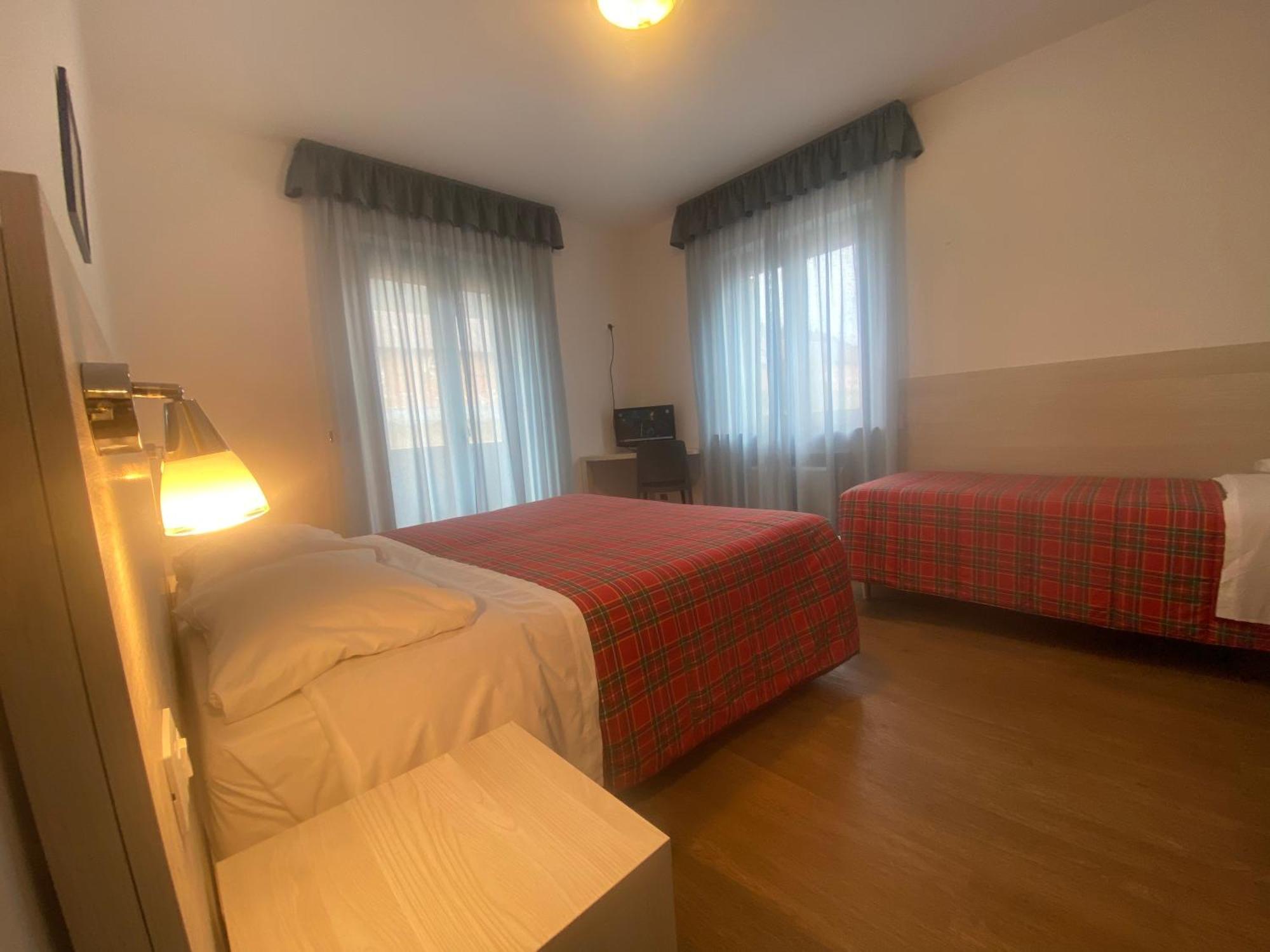 Hotel International Тарвизио Екстериор снимка