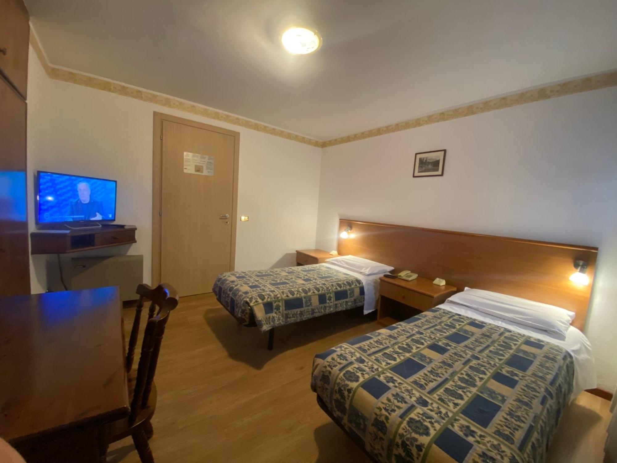 Hotel International Тарвизио Стая снимка